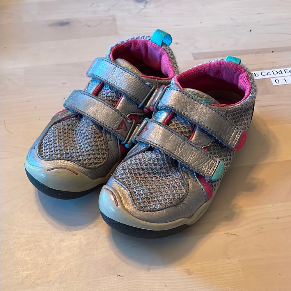 Stylish Kids Shoes with Velcro Straps